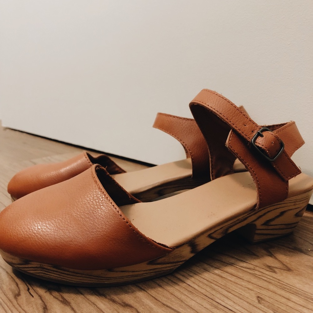 Old Navy clogs